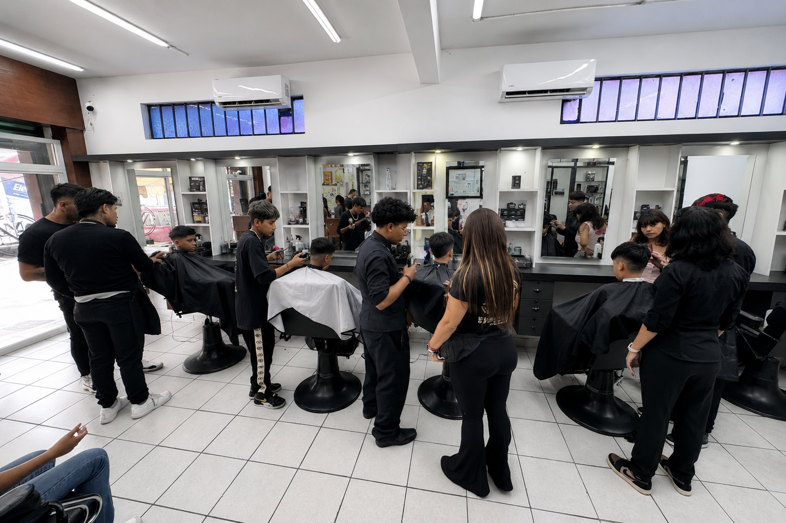 Instalaciones de la Academia de Barbería Expresiones en Cuautepec